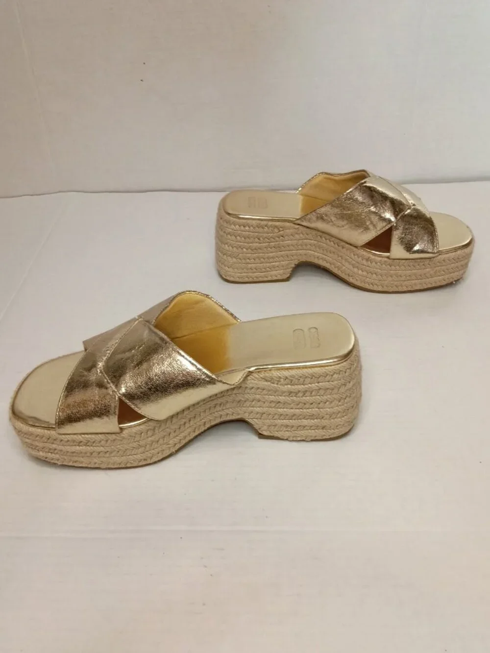 ASOS DESIGN Toy Gold Metallic Cross Strap Espadrille Platform Slides Size US 8